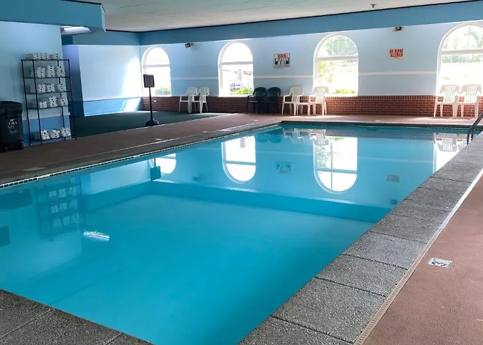 Super 8 By Wyndham New Hampton